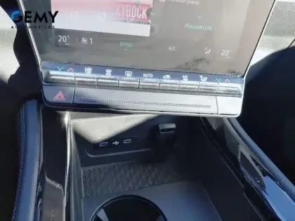 Photo 45 Renault Austral  mild hybrid 160 auto