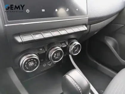 Photo 20 Renault Arkana  mild hybrid 140 EDC FAP - 22