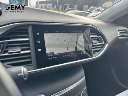 Photo 20 Peugeot 308  BlueHDi 130ch S&S EAT8