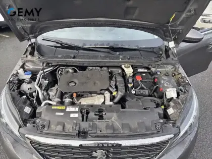 Photo 11 Peugeot 308  BlueHDi 130ch S&S EAT8