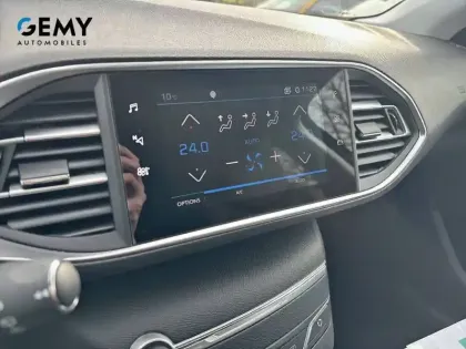 Photo 17 Peugeot 308  BlueHDi 130ch S&S EAT8