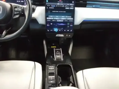 Photo 11 Honda E:ny1  204 ch