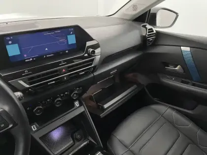 Photo 31 Citroën C4 e- 136 ch Automatique