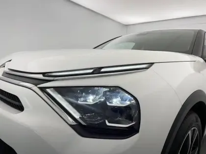 Photo 26 Citroën C4 e- 136 ch Automatique