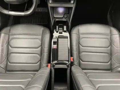 Photo 23 Citroën C4 e- 136 ch Automatique