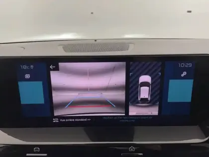 Photo 25 Citroën C4 e- 136 ch Automatique