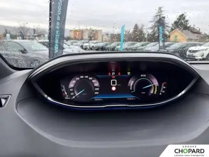 Photo 16 Peugeot 5008  Hybrid 136 e-DCS6