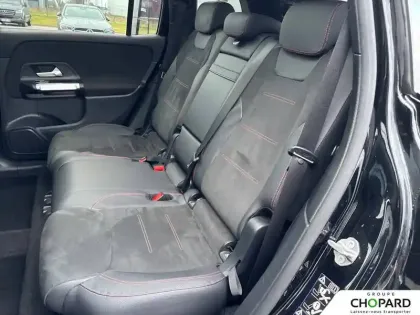 Photo 18 Mercedes GLB  200 d 8G-DCT