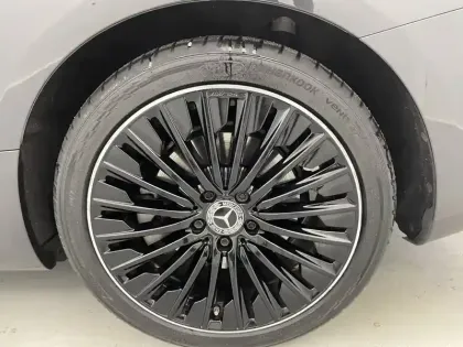 Photo 16 Mercedes CLE  Coupé 300 e Hybrid EQ 9G-Tronic