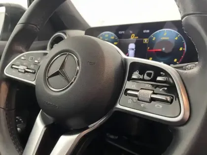 Photo 23 Mercedes GLB  200 d 8G-DCT