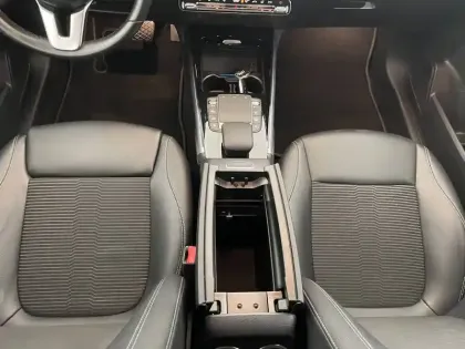 Photo 92 Mercedes GLB  200 d 8G-DCT