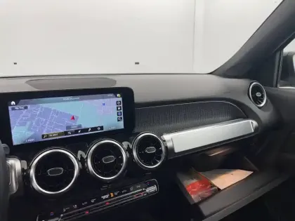 Photo 24 Mercedes GLB  200 d 8G-DCT