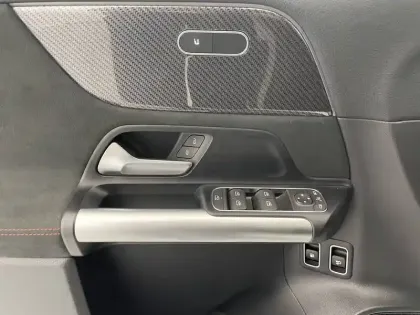 Photo 27 Mercedes GLA  250 e Hybrid EQ 8G-DCT