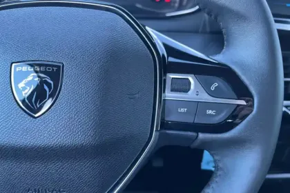 Photo 85 Peugeot 208  PureTech 100 S&S BVM6