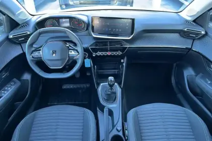 Photo 77 Peugeot 208  PureTech 100 S&S BVM6