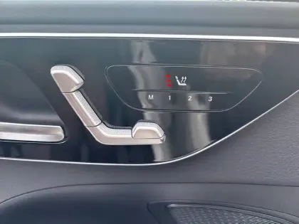 Photo 27 Mercedes Classe C  Break 300 e 9G-Tronic e-Hybrid EQ