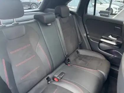 Photo 77 Mercedes GLA  250 e Hybrid EQ 8G-DCT