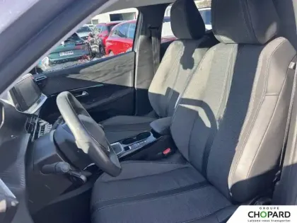 Photo 31 Peugeot 2008  PureTech 100 S&S BVM6