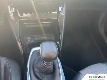 Photo 14 Peugeot 2008  PureTech 100 S&S BVM6