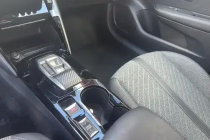 Photo 45 Peugeot 208 Gén. II Ph2 Allure 5