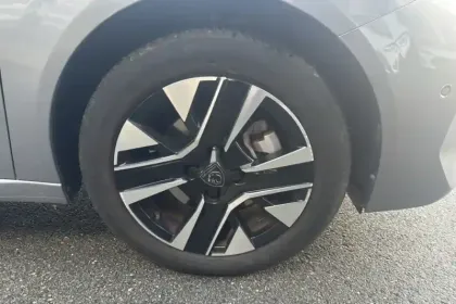 Photo 59 Peugeot 208  Hybrid 100 e-DCS6