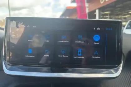 Photo 72 Peugeot 208  Hybrid 100 e-DCS6