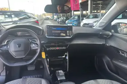 Photo 15 Peugeot 208  Hybrid 100 e-DCS6