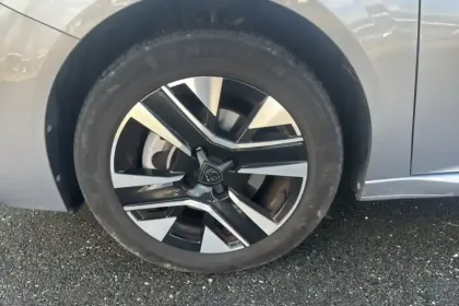 Photo 8 Peugeot 208  Hybrid 100 e-DCS6