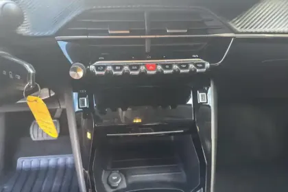 Photo 68 Peugeot 208  Hybrid 100 e-DCS6