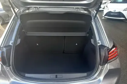 Photo 62 Peugeot 208  Hybrid 100 e-DCS6