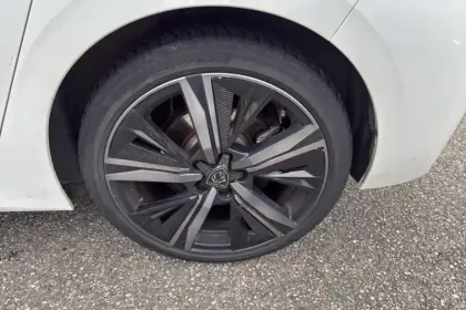 Photo 11 Peugeot 308  PHEV 225 e-EAT8