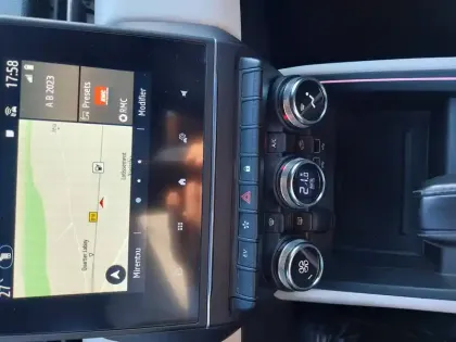 Photo 11 Renault Clio  E-Tech hybride 145