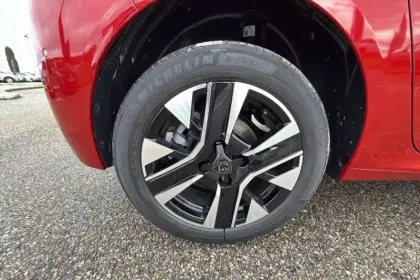 Photo 25 Peugeot 208  Hybrid 110 e-DCS6