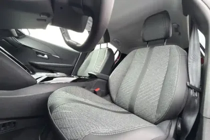 Photo 8 Peugeot 208  Hybrid 110 e-DCS6