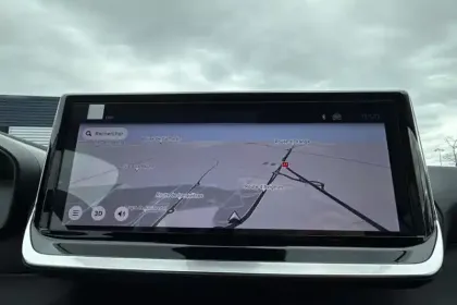 Photo 15 Peugeot 208  Hybrid 110 e-DCS6