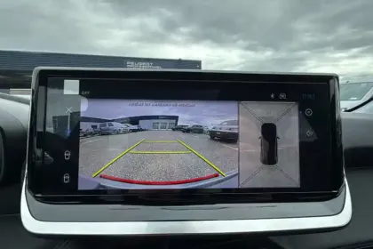 Photo 17 Peugeot 208  Hybrid 110 e-DCS6