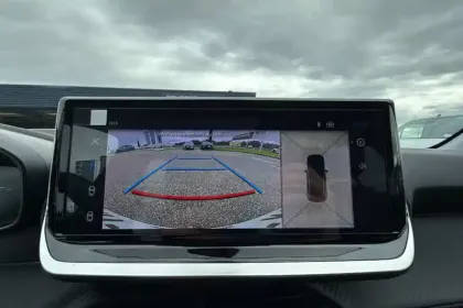 Photo 16 Peugeot 208  Hybrid 110 e-DCS6