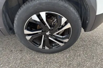 Photo 34 Peugeot 2008  PureTech 130 S&S EAT8