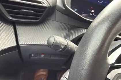 Photo 64 Peugeot 2008  PureTech 130 S&S EAT8