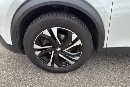 Photo 58 Peugeot 2008  PureTech 130 S&S EAT8