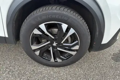 Photo 59 Peugeot 2008  PureTech 130 S&S EAT8