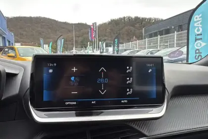 Photo 38 Peugeot 2008  PureTech 130 S&S EAT8