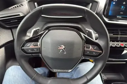 Photo 40 Peugeot 2008  PureTech 130 S&S EAT8