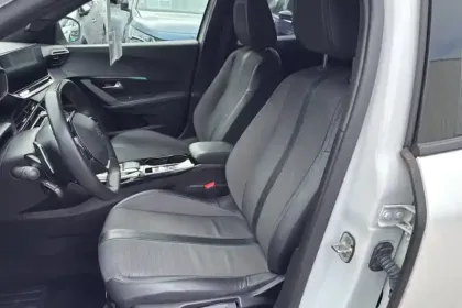 Photo 55 Peugeot 2008  PureTech 130 S&S EAT8