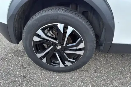 Photo 14 Peugeot 2008  PureTech 130 S&S EAT8