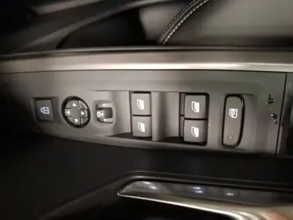 Photo 14 Peugeot 3008  Hybrid 136 e-DCS6