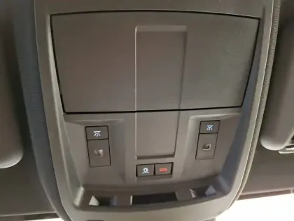 Photo 26 Peugeot 3008  Hybrid 136 e-DCS6