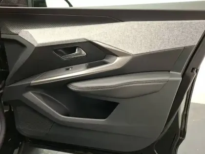 Photo 31 Peugeot 3008  Hybrid 136 e-DCS6