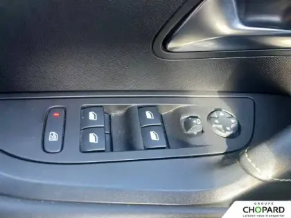 Photo 13 Peugeot 2008  Electrique 136 ch