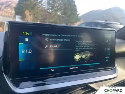 Photo 24 Peugeot 2008  Electrique 136 ch